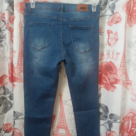 Skinny Jeans - Picture 3 of 4